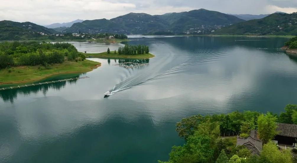 直眉瞪眼打一最佳生肖，详细解答、构建解答解释落实